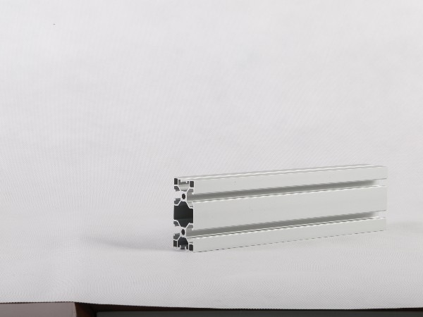 鋁型材廠家，加工定制中的擠壓過程