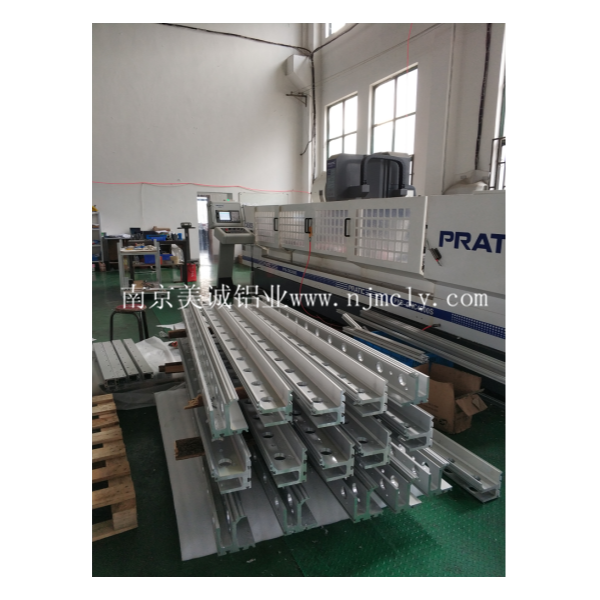 鋁型材怎么組裝成框架的？